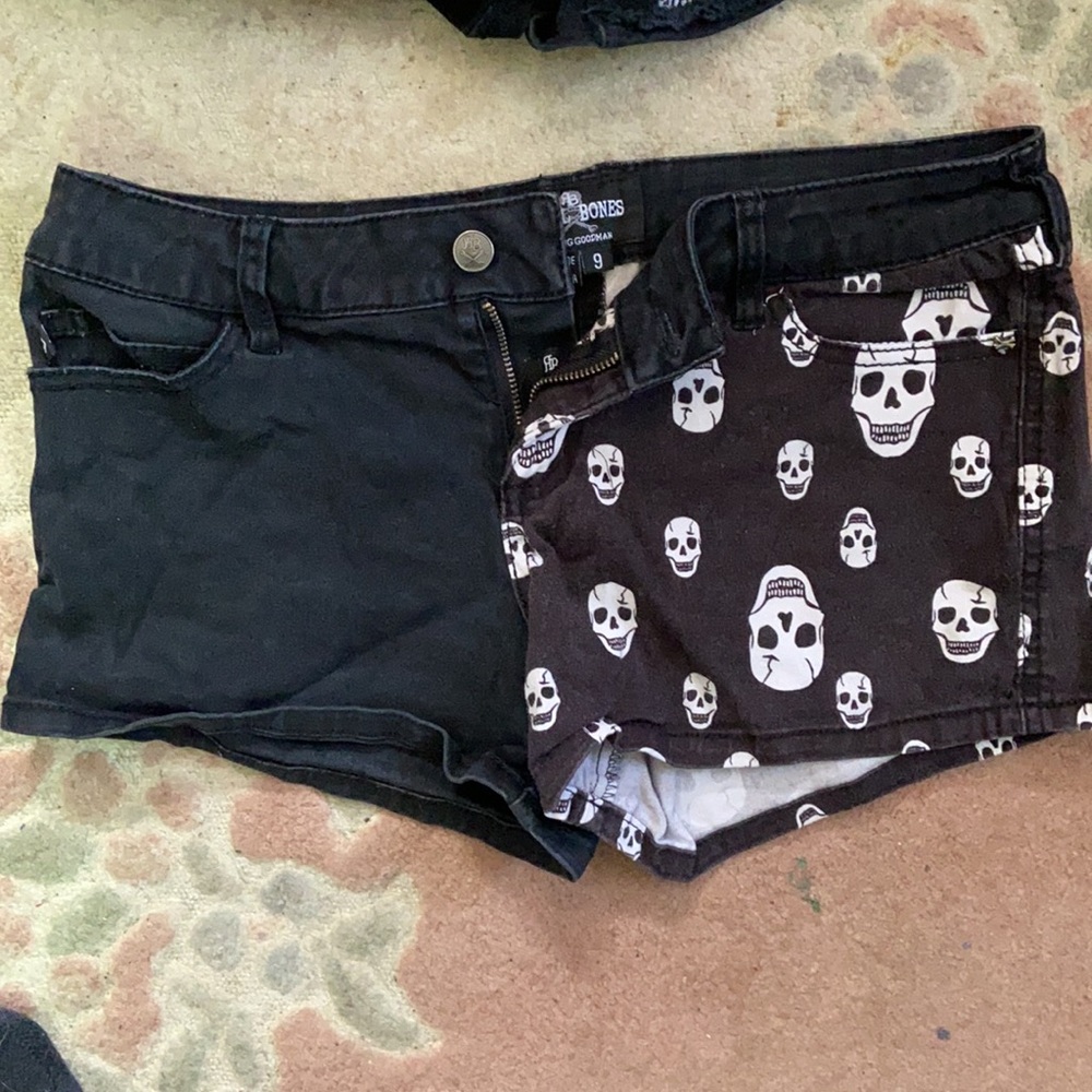Hot topic shorts!